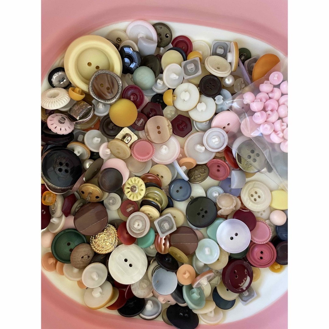 昭和レトロ　ボタン　詰め合わせ ハンドメイドの素材/材料(各種パーツ)の商品写真