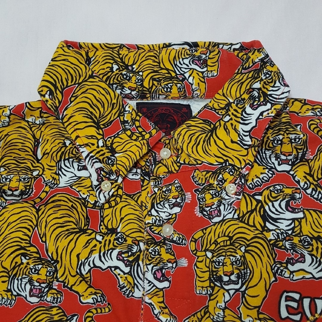 EVISU(エビス)のEVISU　虎総柄　ポロシャツ　size42 メンズのトップス(ポロシャツ)の商品写真