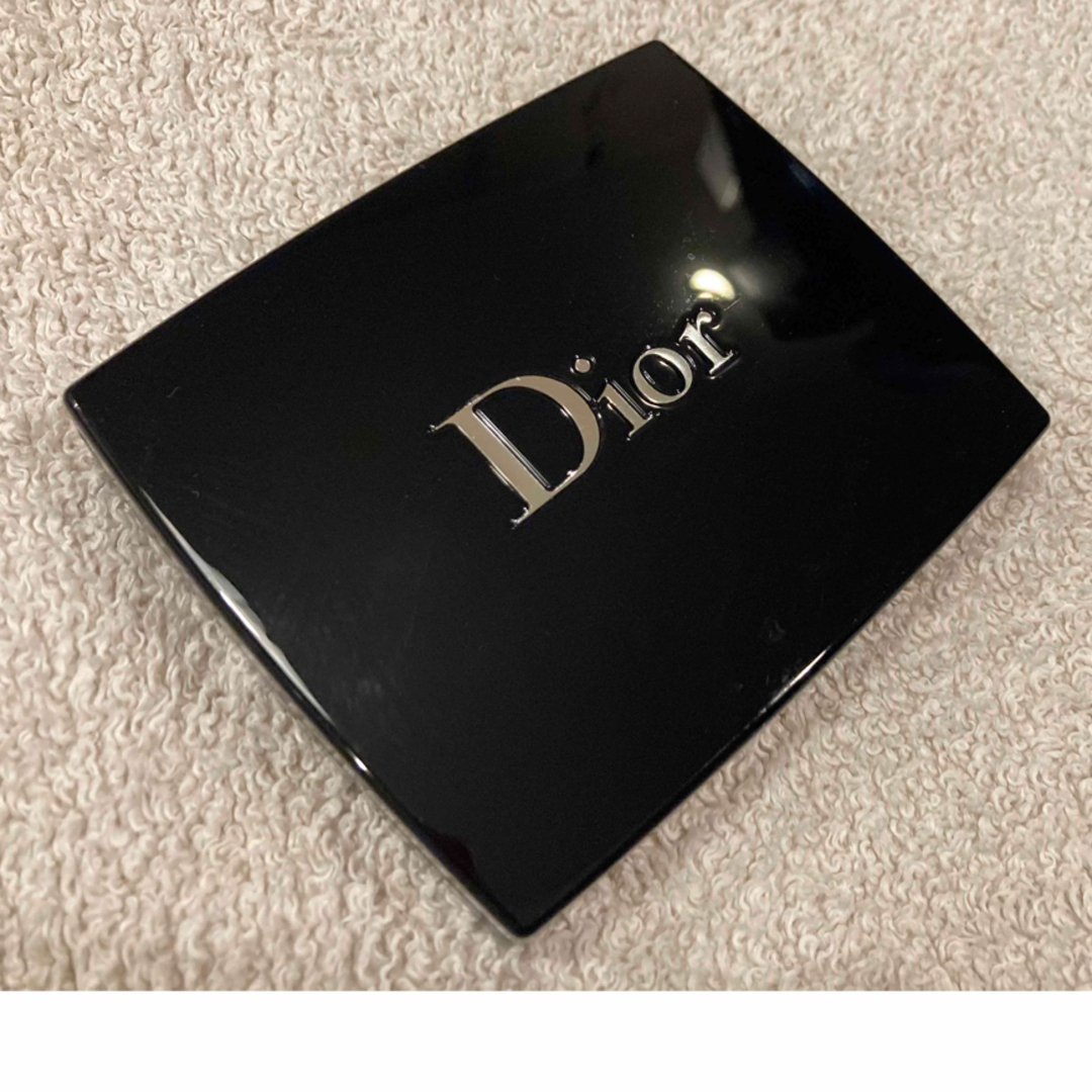 Dior(ディオール)の【専用】サンク　クルール　クチュール　739 ハウスオブドリーム コスメ/美容のベースメイク/化粧品(アイシャドウ)の商品写真