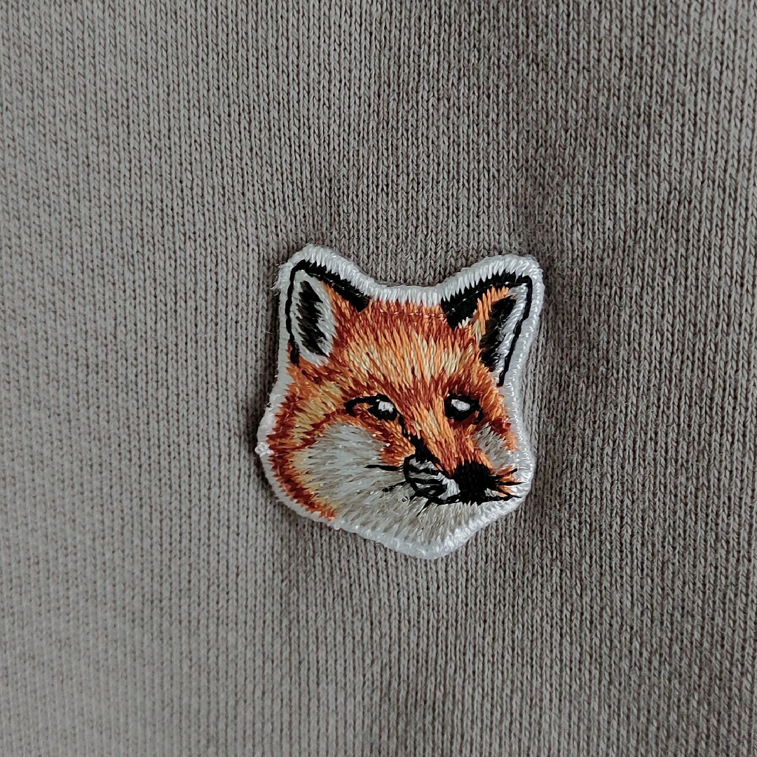 MAISON KITSUNE' - 【希少カラー】メゾンキツネ☆ワンポイント刺繍ロゴ