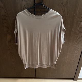 プラステ(PLST)のPLST カーキ　ドルマンTシャツ(Tシャツ(半袖/袖なし))