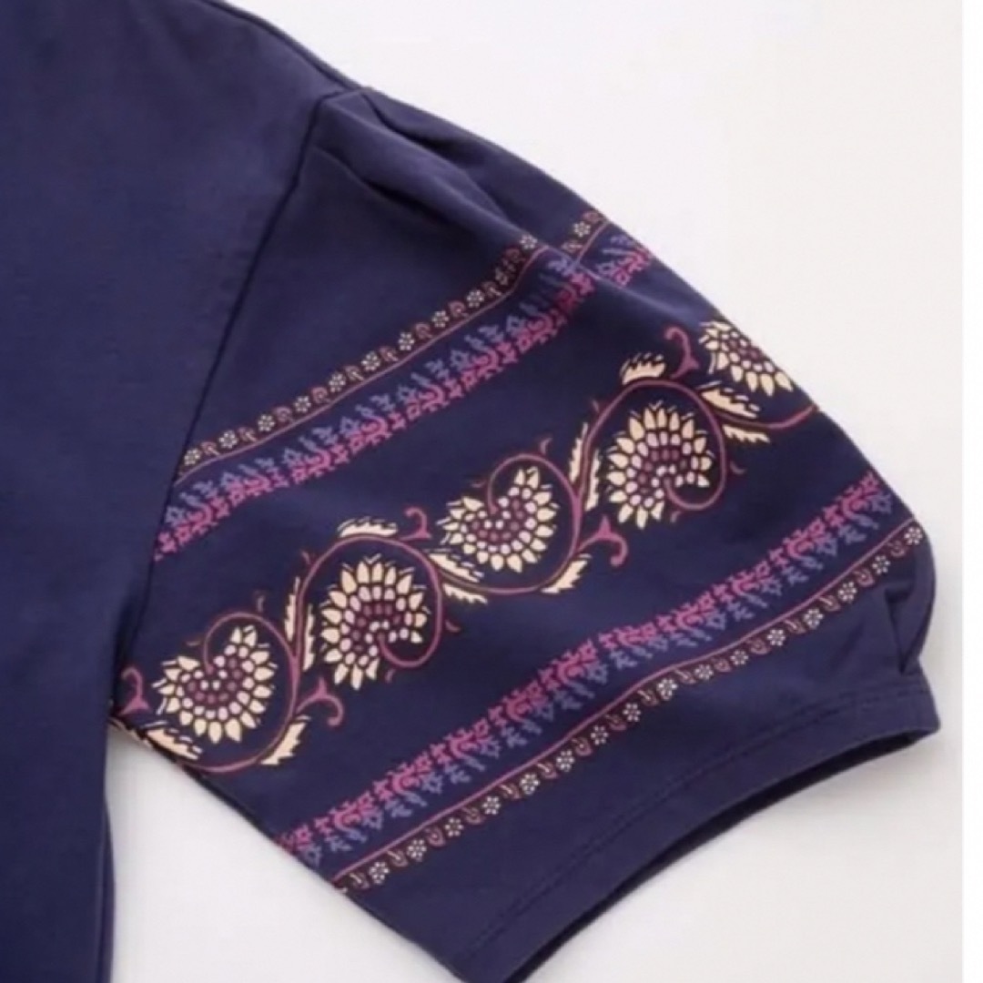 UNIQLO(ユニクロ)の新品　ユニクロ アナスイ ソフトボヘミアンコレクションコラボ UTシャツ M紺　 レディースのトップス(Tシャツ(半袖/袖なし))の商品写真