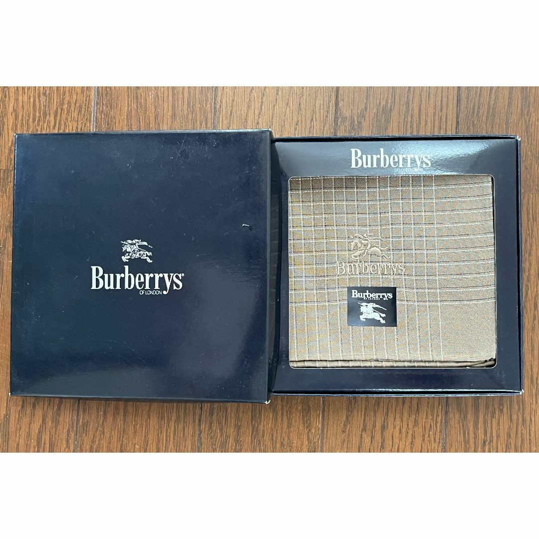 BURBERRY(バーバリー)の【新品・未使用】バーバリー　ハンカチ（メンズ用）2枚組　＊箱無し御送付 メンズのファッション小物(ハンカチ/ポケットチーフ)の商品写真