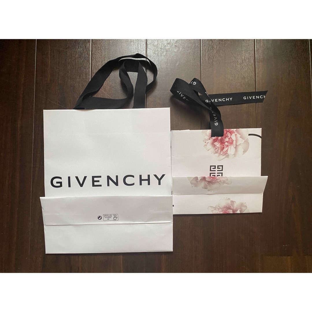 GIVENCHY(ジバンシィ)のGIVENCHY ショップバッグ サンプル付き レディースのバッグ(ショップ袋)の商品写真