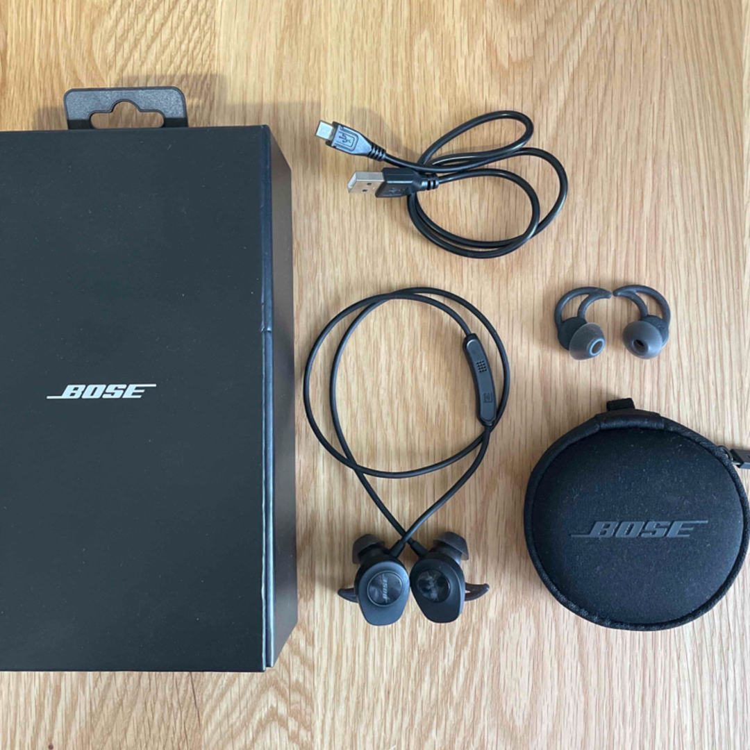 BOSE(ボーズ)のBOSE SOUNDSPORT WIRELESS BLACK スマホ/家電/カメラのオーディオ機器(ヘッドフォン/イヤフォン)の商品写真