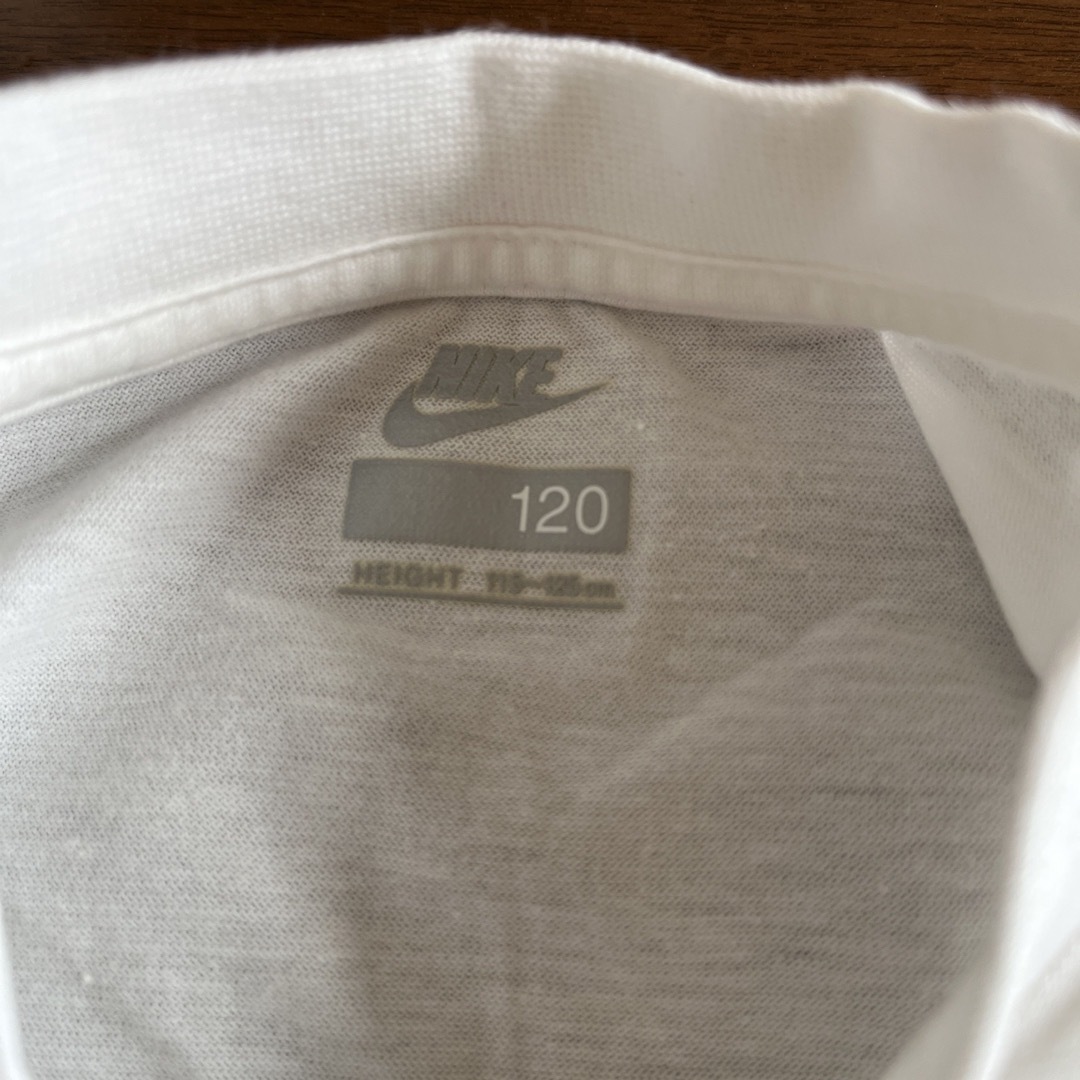 NIKE(ナイキ)のNIKE 無地Tシャツ 120 キッズ/ベビー/マタニティのキッズ服男の子用(90cm~)(Tシャツ/カットソー)の商品写真