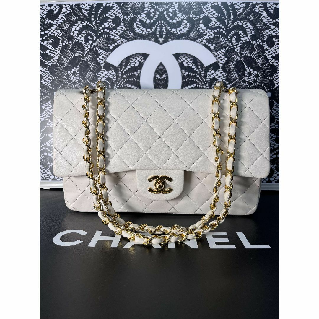 CHANEL ミニフラップ　エナメル17センチ