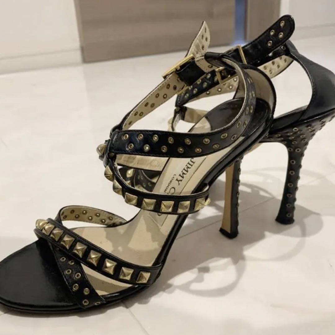 サッコ様 JIMMY CHOO スタッズサンダル レディースの靴/シューズ(サンダル)の商品写真