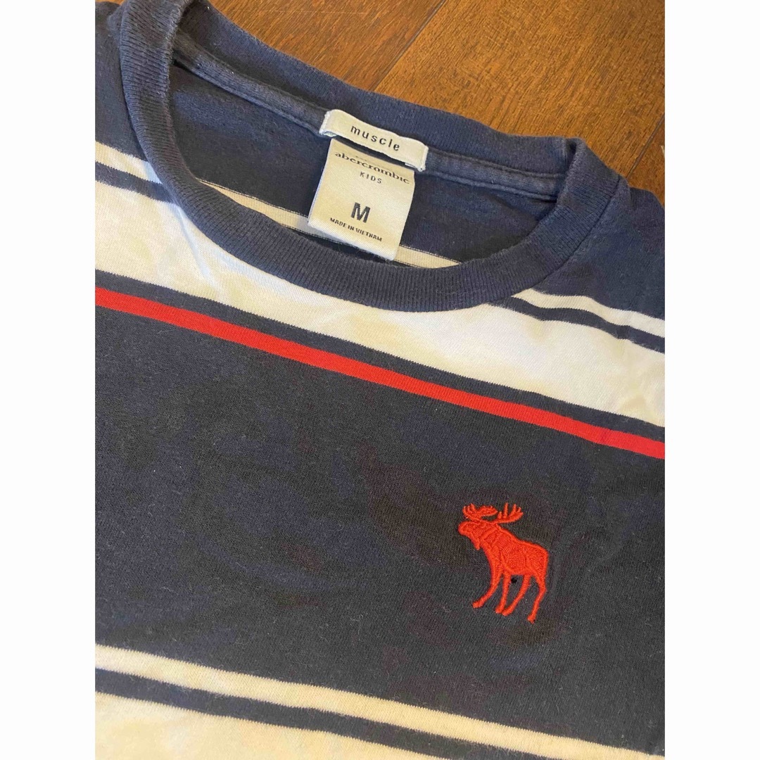 Abercrombie&Fitch(アバクロンビーアンドフィッチ)のアバクロ　キッズ　Tシャツ　M キッズ/ベビー/マタニティのキッズ服男の子用(90cm~)(Tシャツ/カットソー)の商品写真