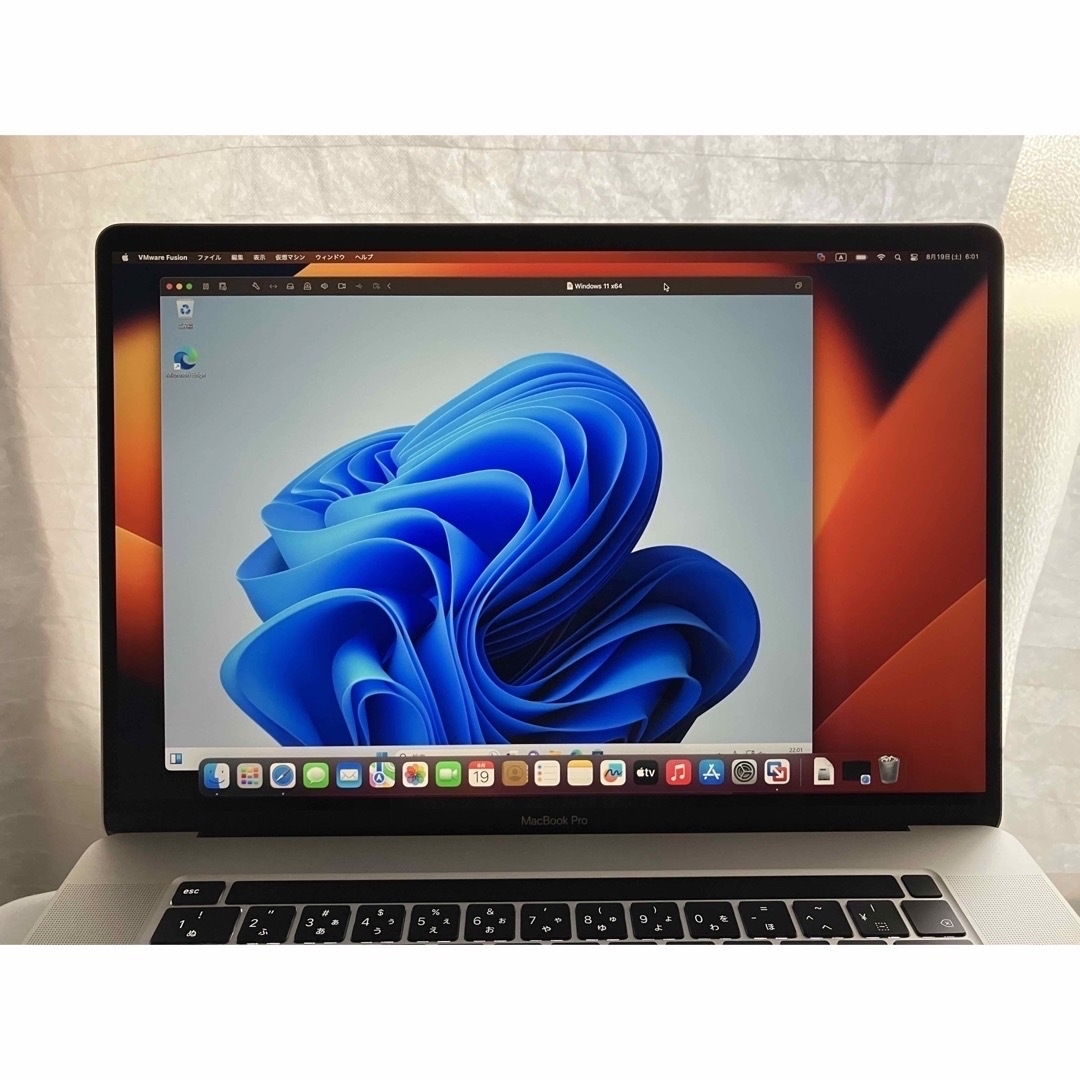 MacBook Pro 16インチ2019 16GB i7正規windows11