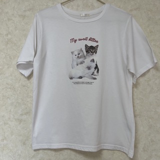 アプレジュール 猫Tシャツ(Tシャツ(半袖/袖なし))