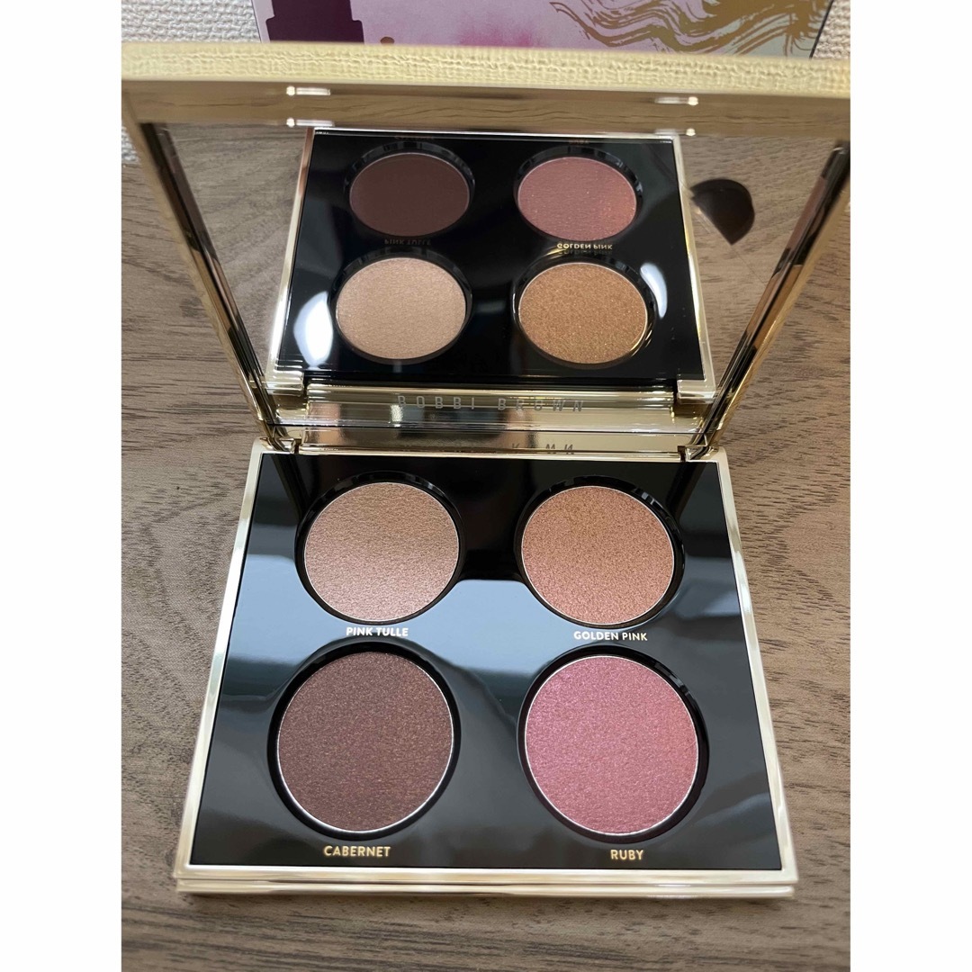 BOBBI BROWN(ボビイブラウン)の【新品】リュクスアンコールアイシャドウパレット　バーガンディー コスメ/美容のベースメイク/化粧品(アイシャドウ)の商品写真