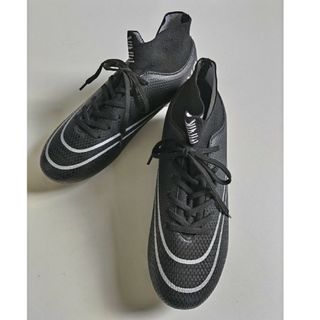 新品未使用★サッカースパイク BLACK×シルバー★24cm★即購入OK‼(シューズ)