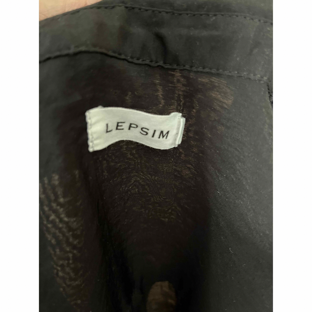 LEPSIM(レプシィム)のLEPSIM 黒の羽織り レディースのトップス(シャツ/ブラウス(長袖/七分))の商品写真