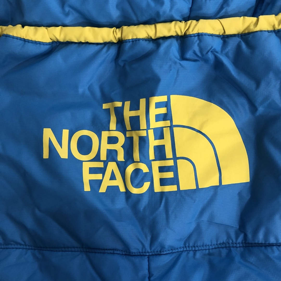 THE NORTH FACE(ザノースフェイス)のノースフェイス　フットマフ　ベビーカー キッズ/ベビー/マタニティの外出/移動用品(ベビーカー用アクセサリー)の商品写真