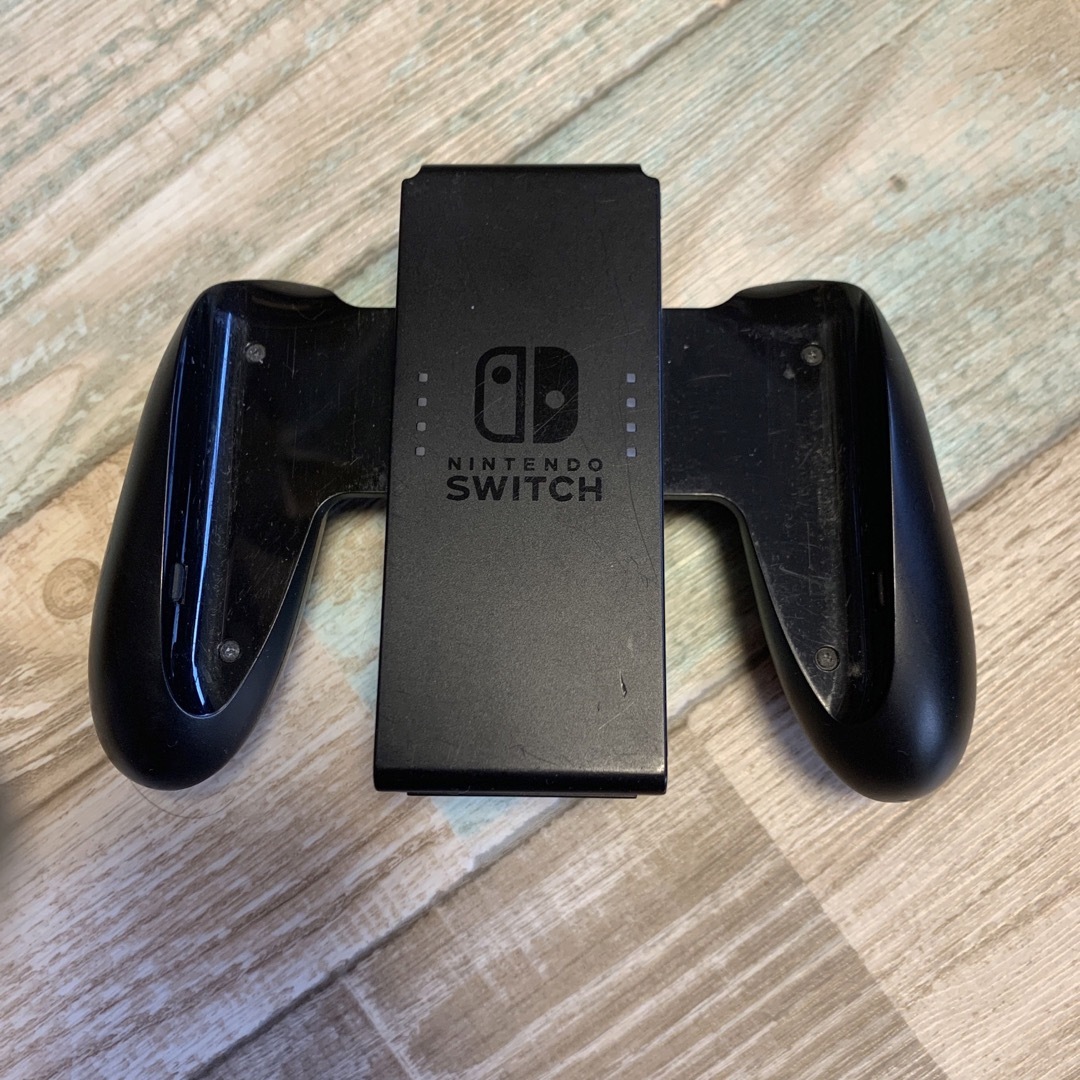 Nintendo Switch(ニンテンドースイッチ)のニンテンドーSwitch  ジョイコングリップ エンタメ/ホビーのゲームソフト/ゲーム機本体(その他)の商品写真