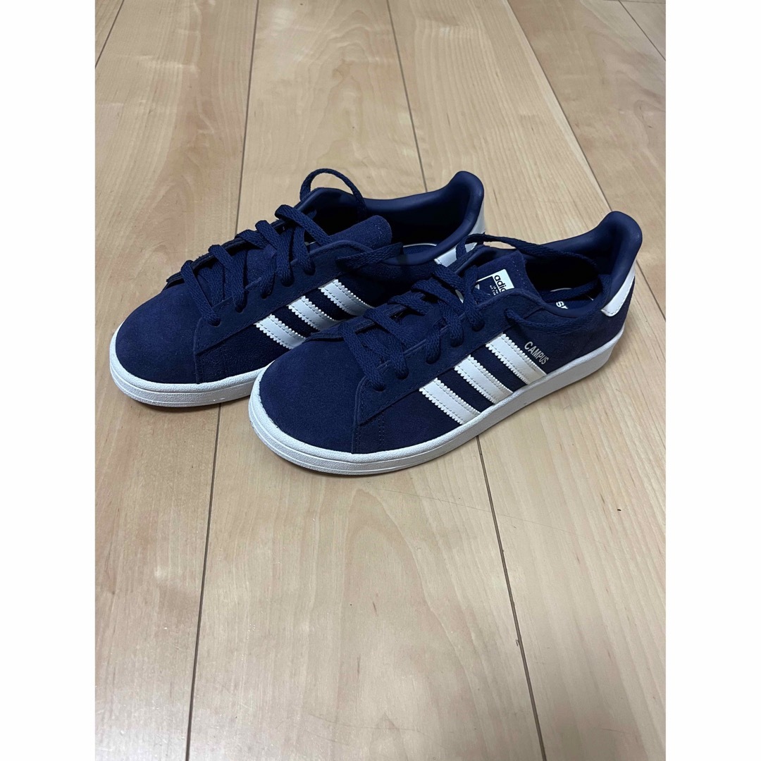 adidas(アディダス)の【ゆ様専用】21.5㎝ キッズ用adidasスニーカー キッズ/ベビー/マタニティのキッズ靴/シューズ(15cm~)(スニーカー)の商品写真