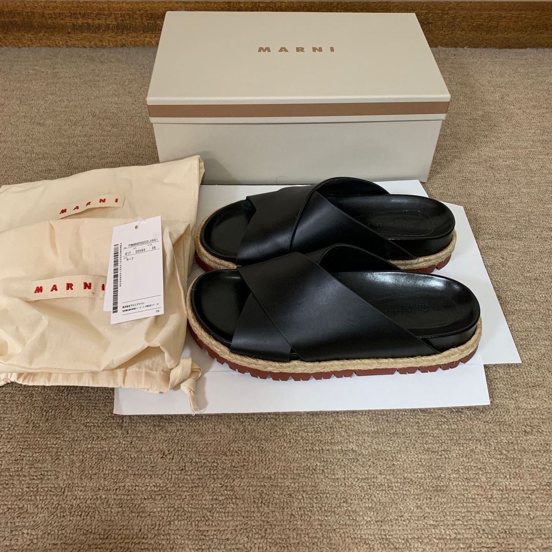 marni レザーサンダル　マルニ