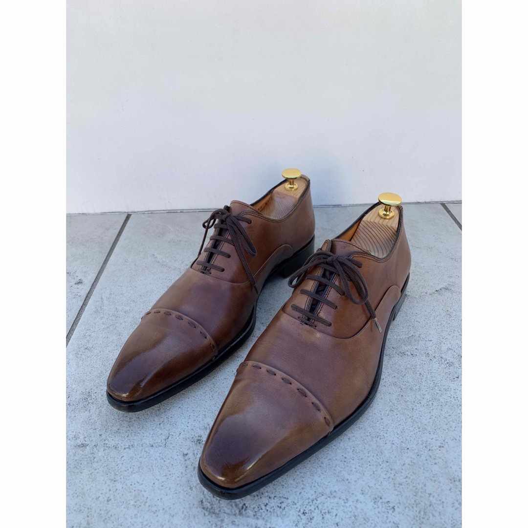 Santoni(サントーニ)のペルティニ　ストレートチップ　レベルソ仕上げ　サイズ40 メンズの靴/シューズ(ドレス/ビジネス)の商品写真