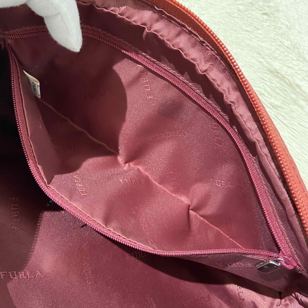 Furla(フルラ)のフルラ　ショルダーバッグ　ワンショルダー　オールレザー　レッド赤　レディース レディースのバッグ(ショルダーバッグ)の商品写真