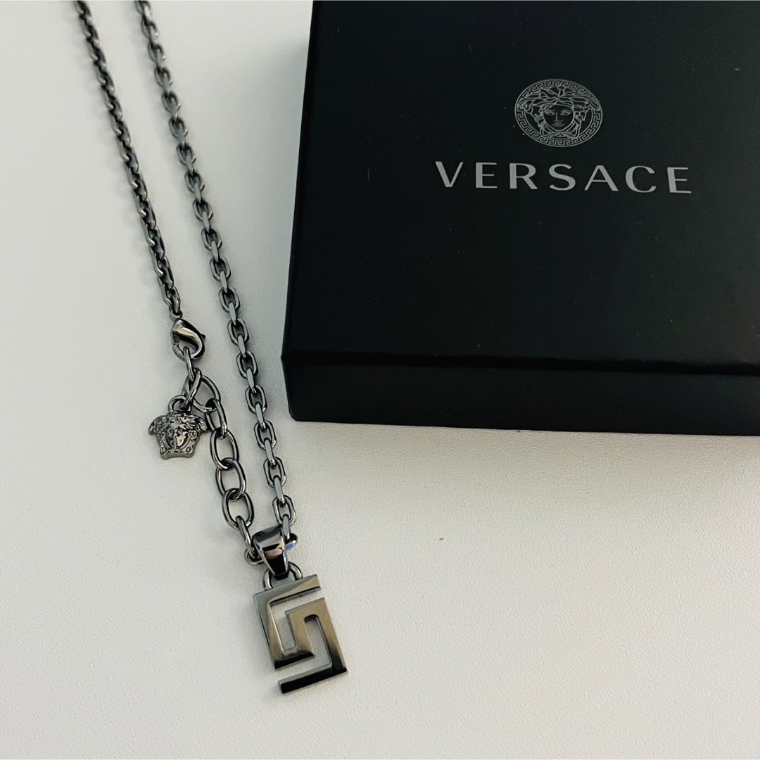 VERSACE - 【新品未使用】VERSACE グリーク ネックレス シルバーの通販