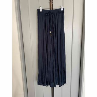 ザラ(ZARA)の新品　ZARA クリンクルプリーツスカート(ロングスカート)