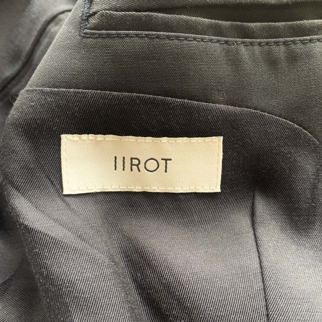 IIROT(イロット)のIIROT イロット ボタンレステーラードジャケット 36 SM ネイビー レディースのジャケット/アウター(テーラードジャケット)の商品写真