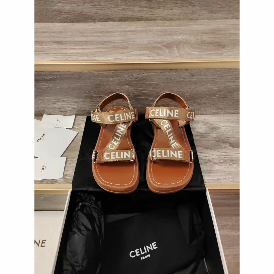 雑誌表紙掲載★CELINE セリーヌ　サンダル　レオ　36 フラット　ストラップ