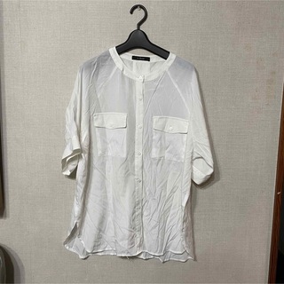 ダブルクローゼット(w closet)のW closet 白　シャツ　フリーサイズ(シャツ/ブラウス(半袖/袖なし))