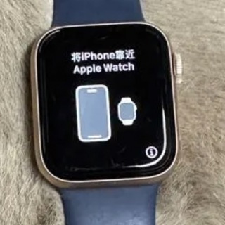 アップルウォッチ(Apple Watch)のApple Apple Watch SERIES 4  ゴールド　40mm(腕時計)