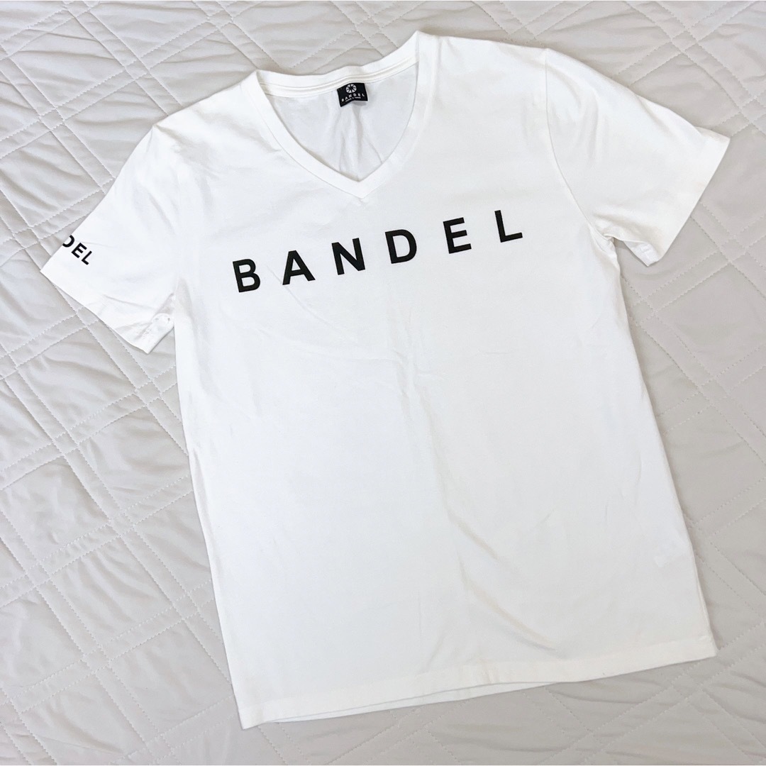 BANDEL(バンデル)の値下げ❣️【美品】BANDEL バンデル Tシャツ S トップス Vネック ロゴ レディースのトップス(Tシャツ(半袖/袖なし))の商品写真