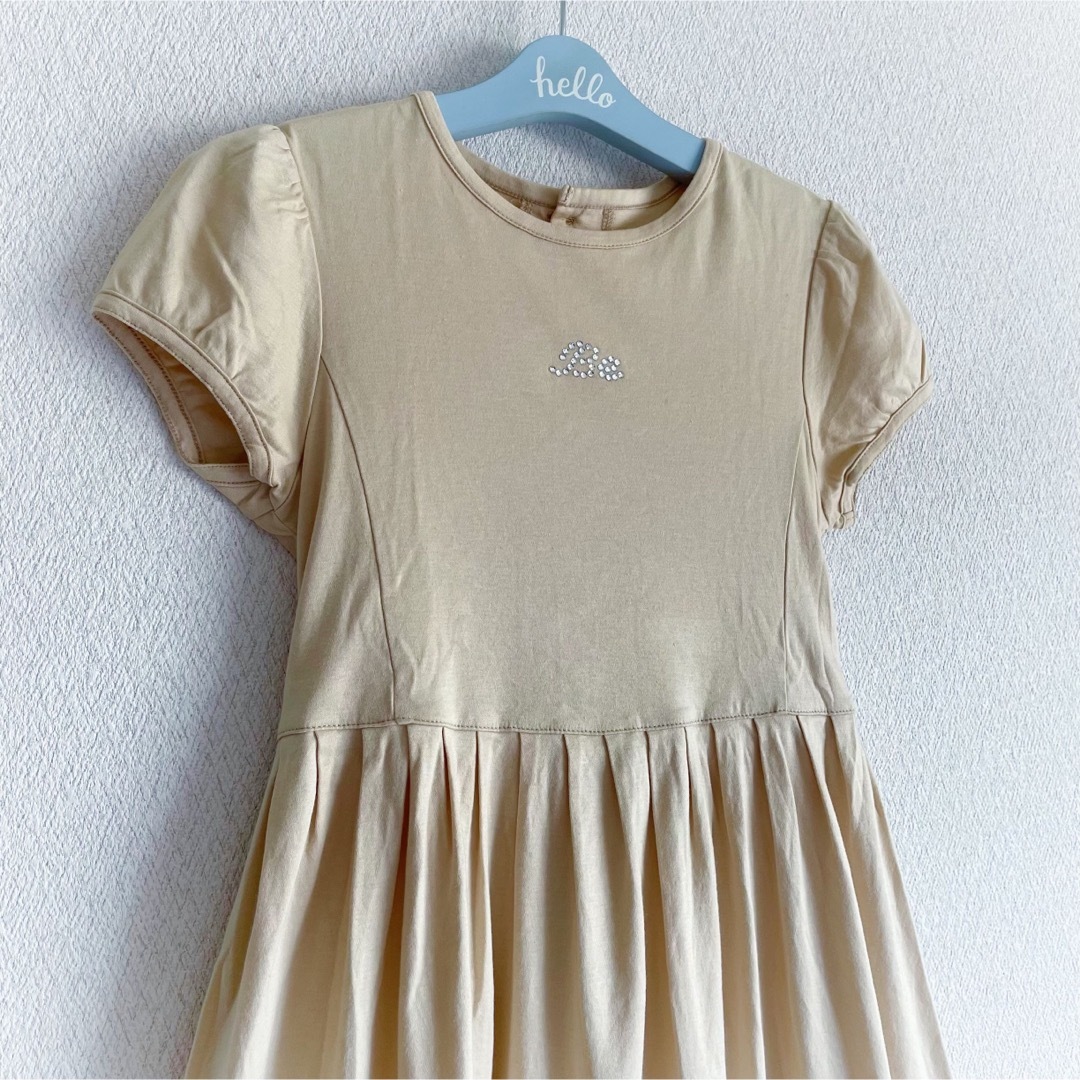 BeBe 日本製 フレアワンピース 半袖ワンピース ベ-ジュ 秋服 秋色 130