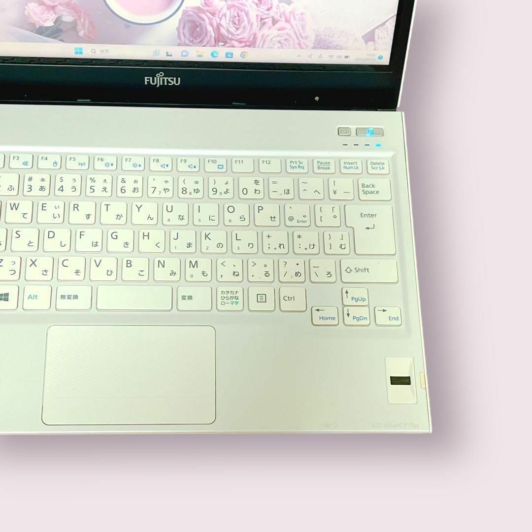 富士通 - SSD✨小型軽量✨8GB⭐️i5⭐️カメラ付 白ノートパソコン 