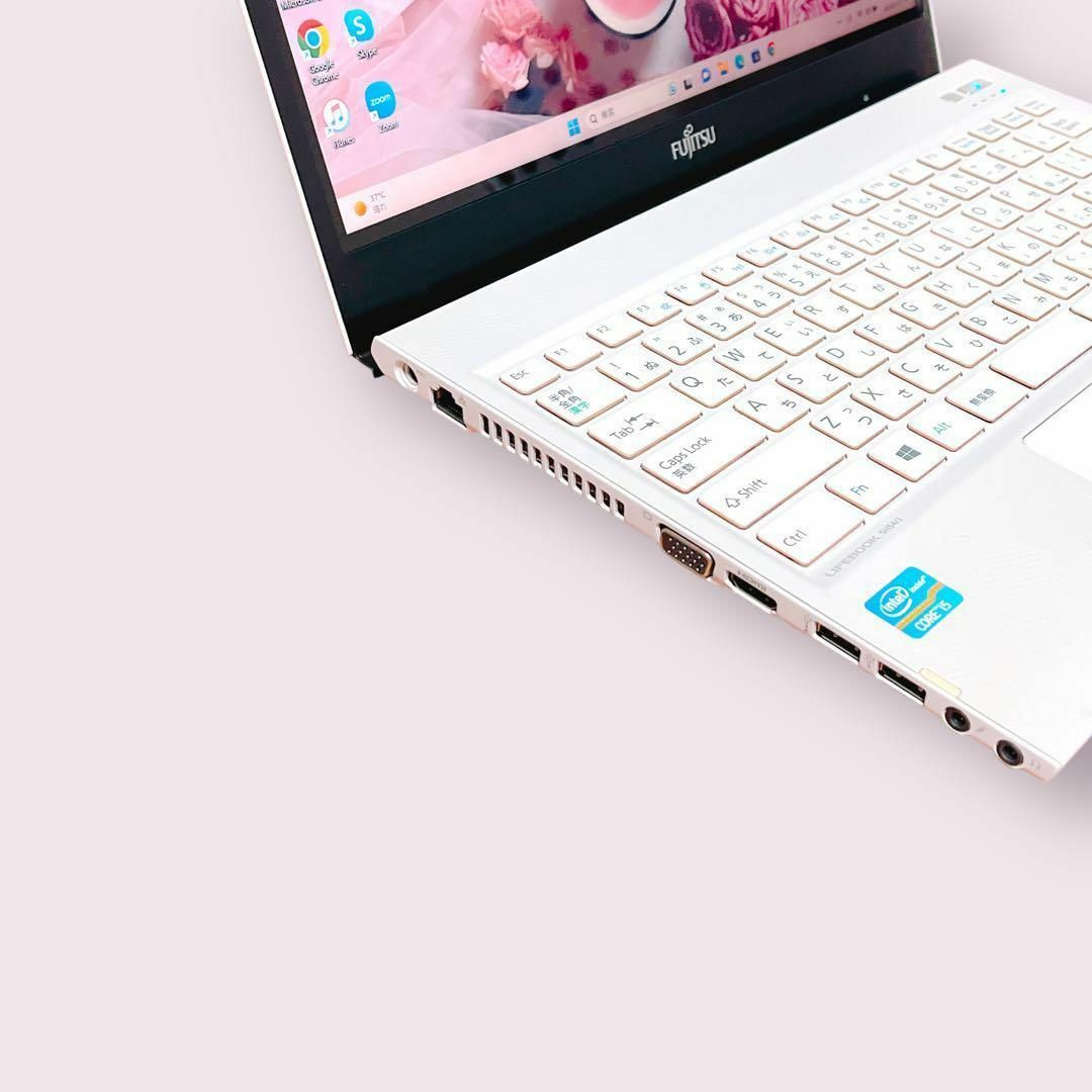SSD✨小型軽量✨8GB⭐️i5⭐️カメラ付 白ノートパソコン Office付-