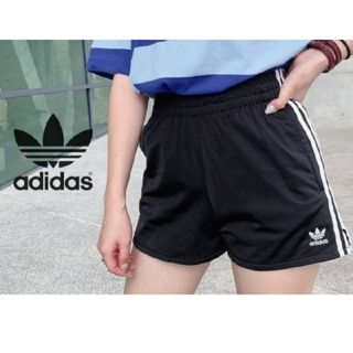 アディダス(adidas)の最値!BLACKPINK着用!王道スリーライン!アディダス ショート パンツ L(ショートパンツ)