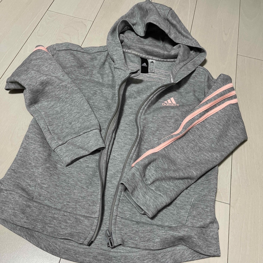 adidas(アディダス)の★adidas★パーカー★美品★ キッズ/ベビー/マタニティのキッズ服女の子用(90cm~)(ジャケット/上着)の商品写真