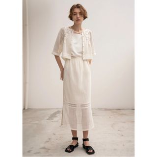 新品タグ付きAMERI LACE SWITCHING I LINE DRESS