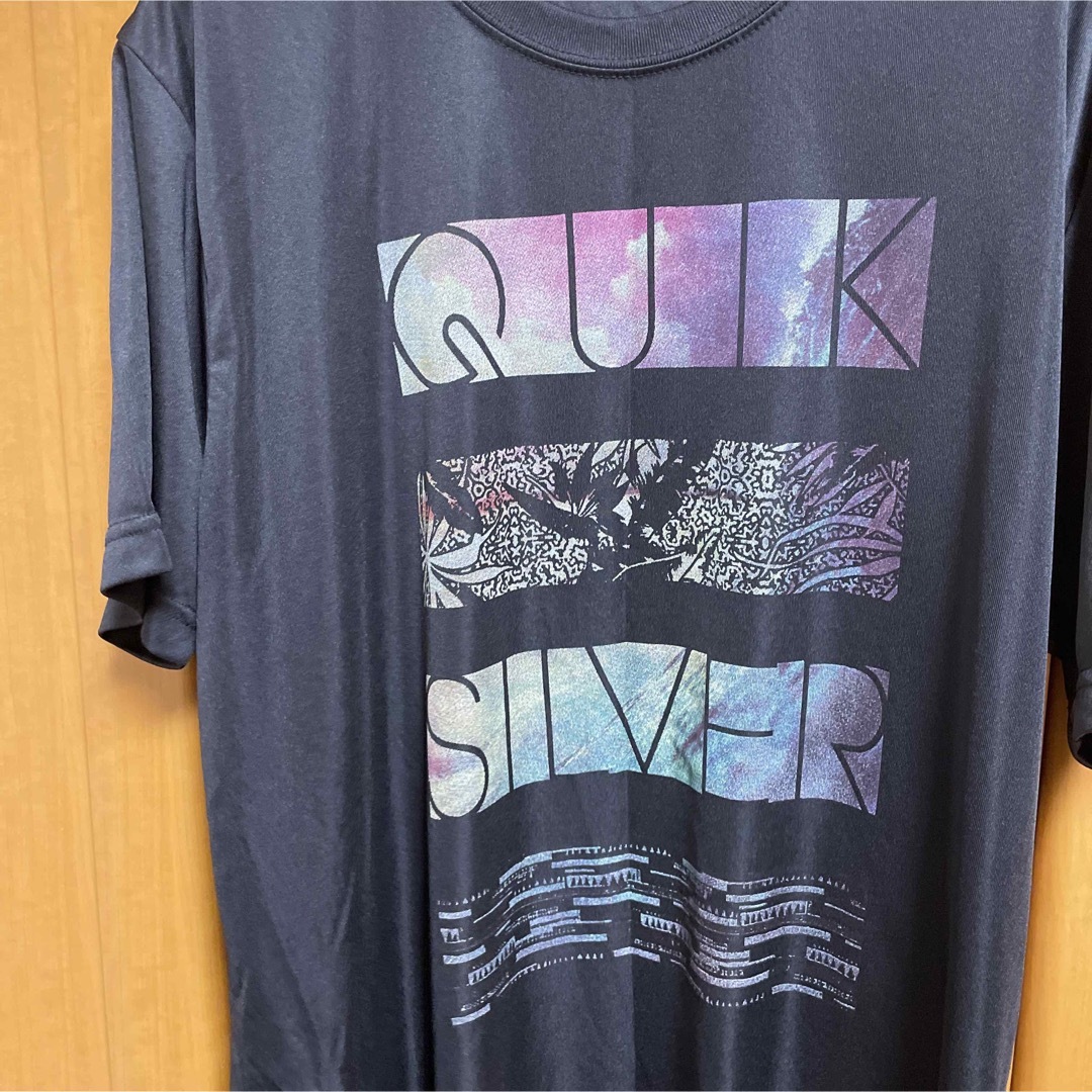 QUIKSILVER(クイックシルバー)の美品クイックシルバー　Tシャツ メンズのトップス(Tシャツ/カットソー(半袖/袖なし))の商品写真