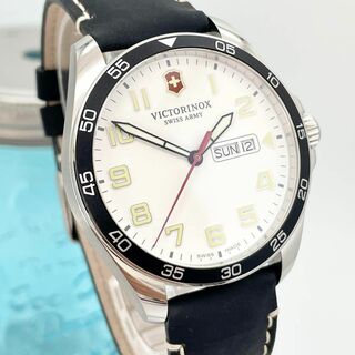 VICTORINOX - 54 【美品】VICTORINOX ビクトリノックス時計 ホワイト