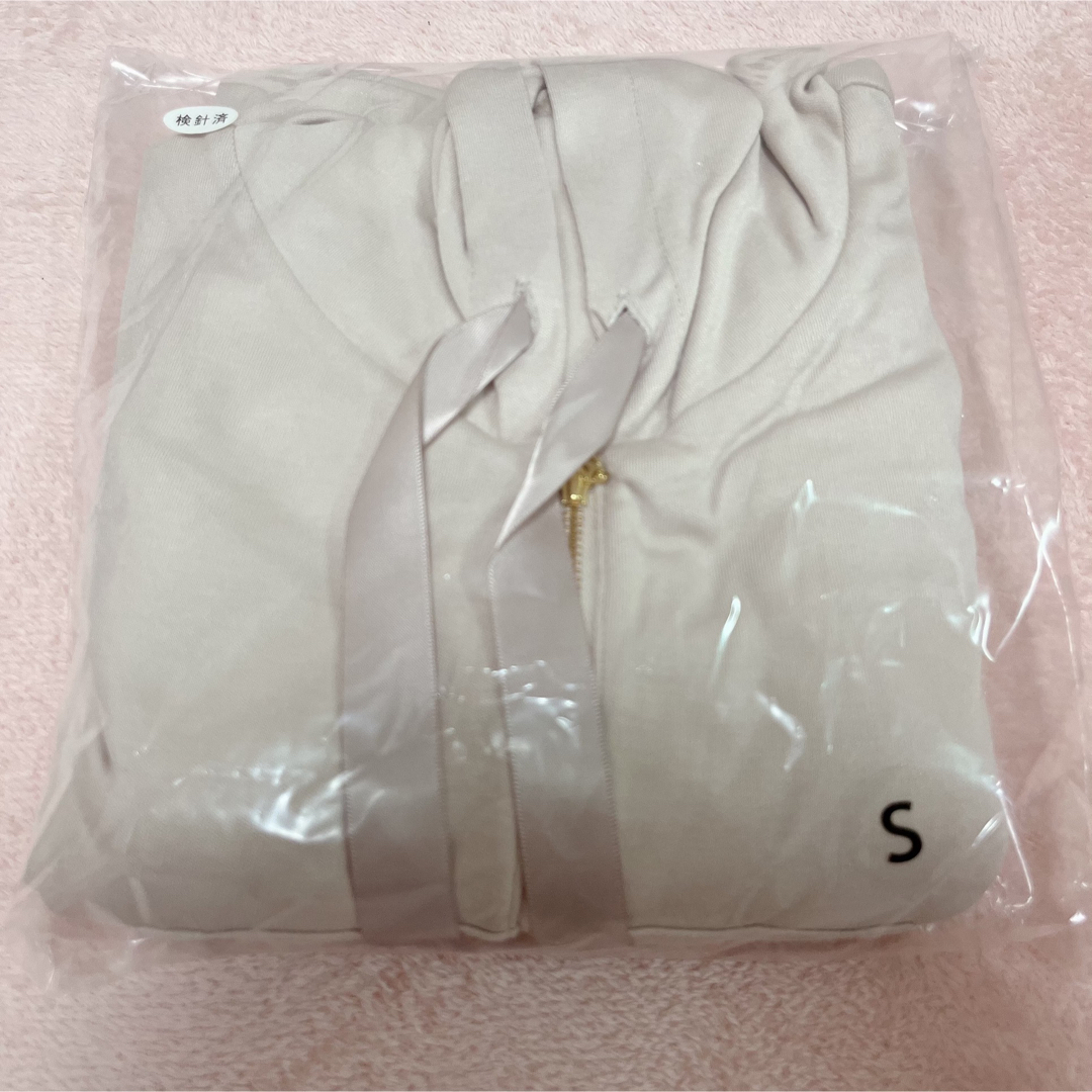 シロノサクラ UVパーカー S ミルクティー 未開封新品 UVフーディ