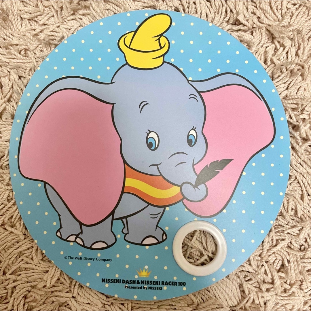 Disney(ディズニー)のダンボ　うちわ エンタメ/ホビーのおもちゃ/ぬいぐるみ(キャラクターグッズ)の商品写真