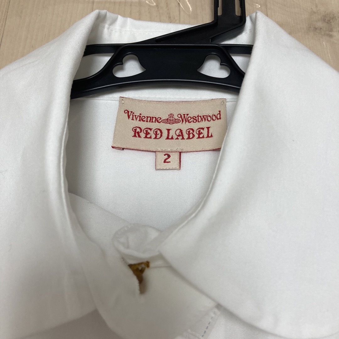 Vivienne Westwood(ヴィヴィアンウエストウッド)のヴィヴィアンウエストウッド　白シャツ　美品 レディースのトップス(シャツ/ブラウス(長袖/七分))の商品写真