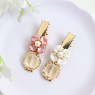 【SALE】ピンクのお花とビーズのヘアクリップ mini🌼ヘアピン(ヘアアクセサリー)