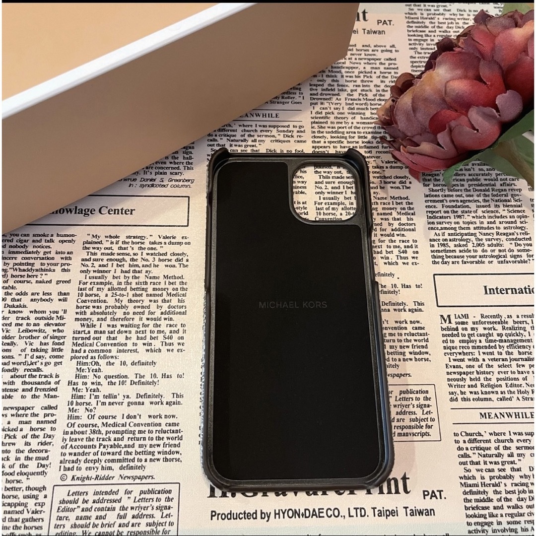 しじみちゃんショップ新品！マイケルコースiPhone13ケース