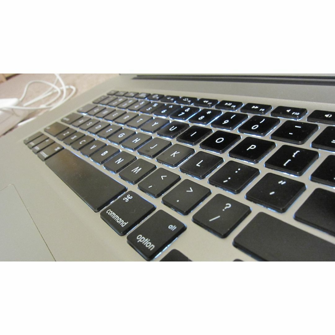 MacBook Pro (17-inch, Mid 2010)ジャンク品 MacBook Pro (17-inch, Mid 2010)ジャンク品