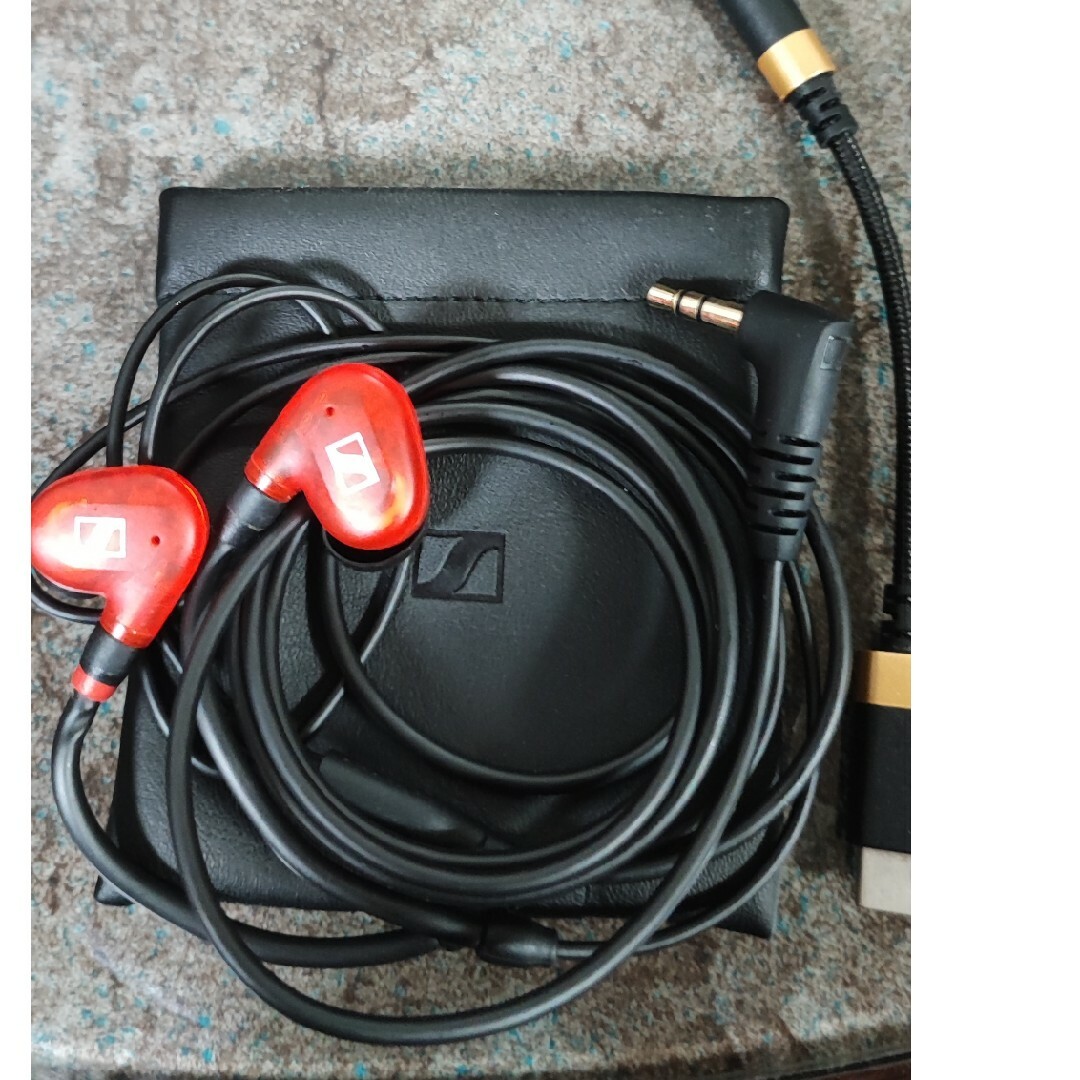 SENNHEISER(ゼンハイザー)の【中古品】Sennheiser IE 100 PRO RED スマホ/家電/カメラのオーディオ機器(ヘッドフォン/イヤフォン)の商品写真