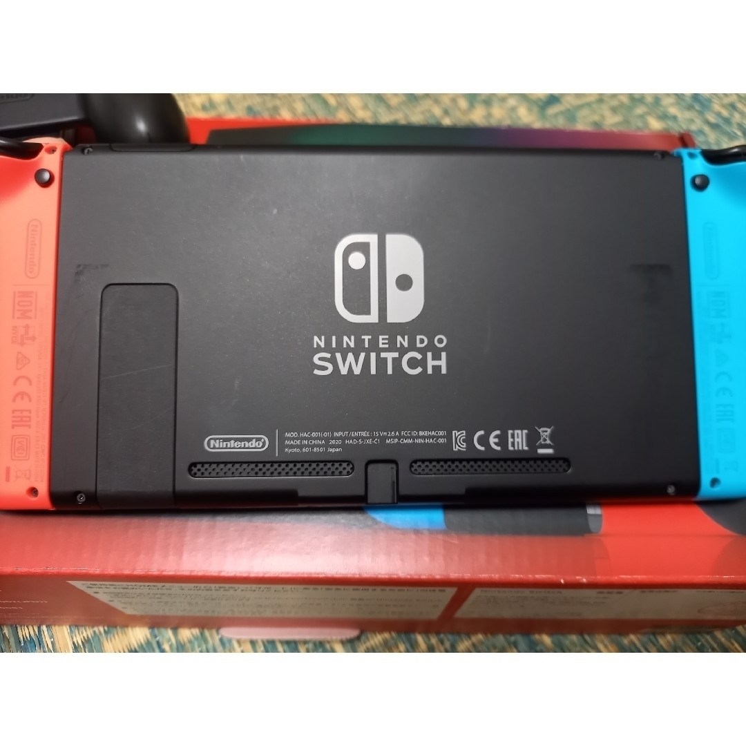 Nintendo Switch(ニンテンドースイッチ)の【2020年製】Nintendo Switch一式 エンタメ/ホビーのゲームソフト/ゲーム機本体(家庭用ゲーム機本体)の商品写真