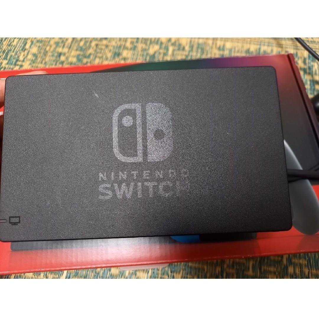 Nintendo Switch(ニンテンドースイッチ)の【2020年製】Nintendo Switch一式 エンタメ/ホビーのゲームソフト/ゲーム機本体(家庭用ゲーム機本体)の商品写真