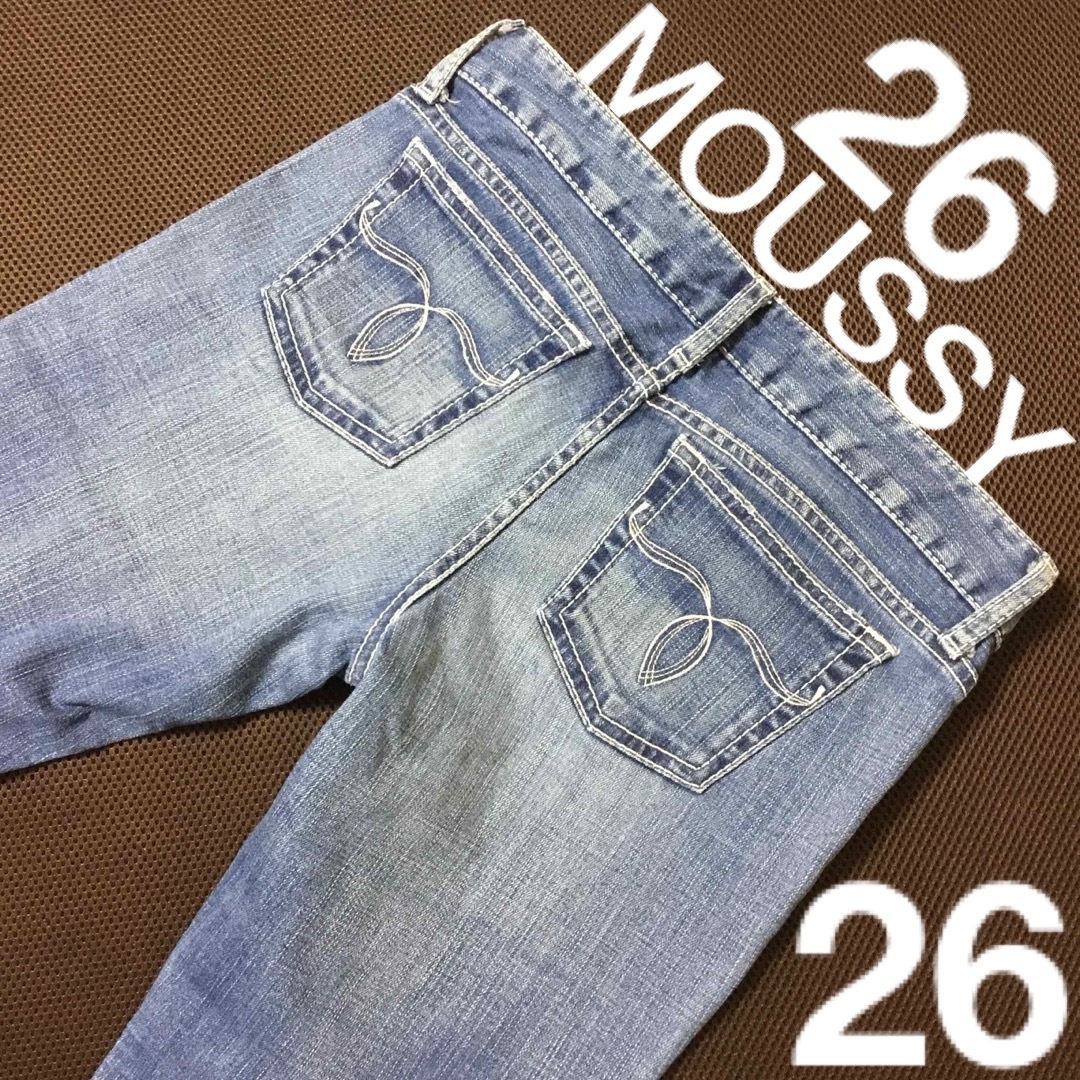 moussy(マウジー)の【美品】 MOUSSY ジーンズ ローライズ ホワイトステッチボタン 26 レディースのパンツ(デニム/ジーンズ)の商品写真