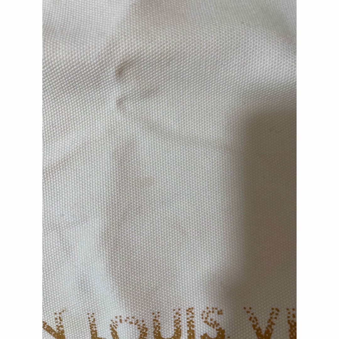 LOUIS VUITTON(ルイヴィトン)のフォンダシオン ルイヴィトン美術館 トートバッグ ホワイト レディースのバッグ(トートバッグ)の商品写真